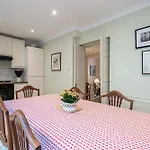 Exquisite Townhouse With Patio